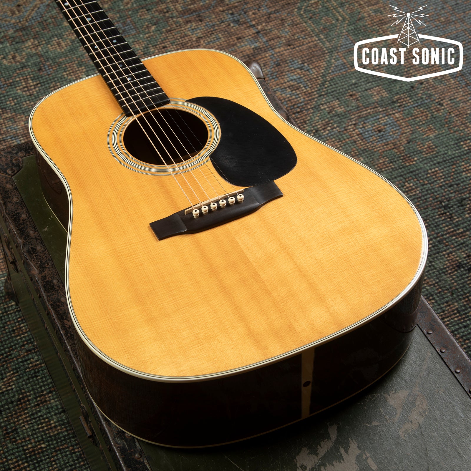 2000 Martin D-28 Standard Dreadnought w/ Case