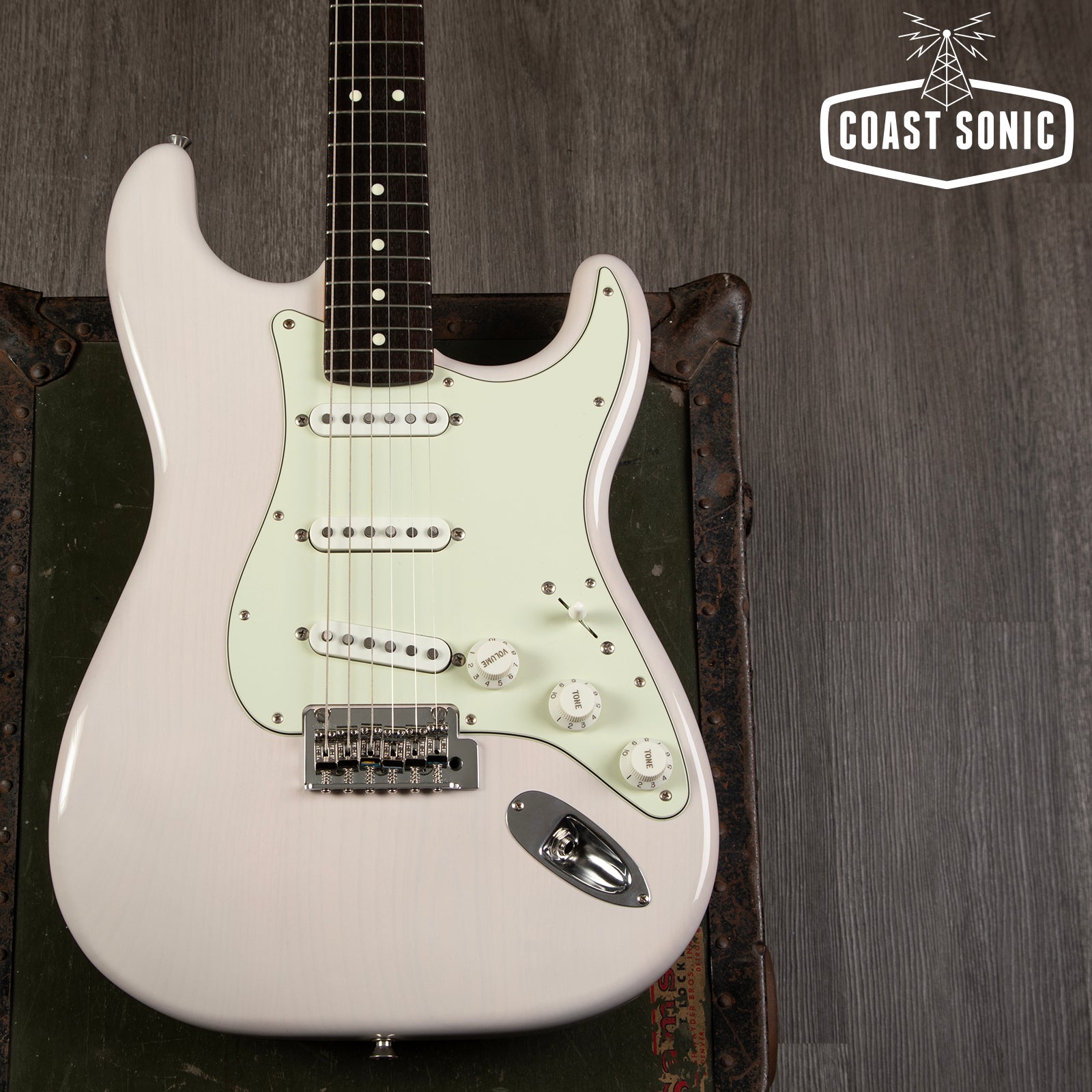 2022 Fender Hybrid II 60s Stratocaster Made in Japan Transparent Blonde