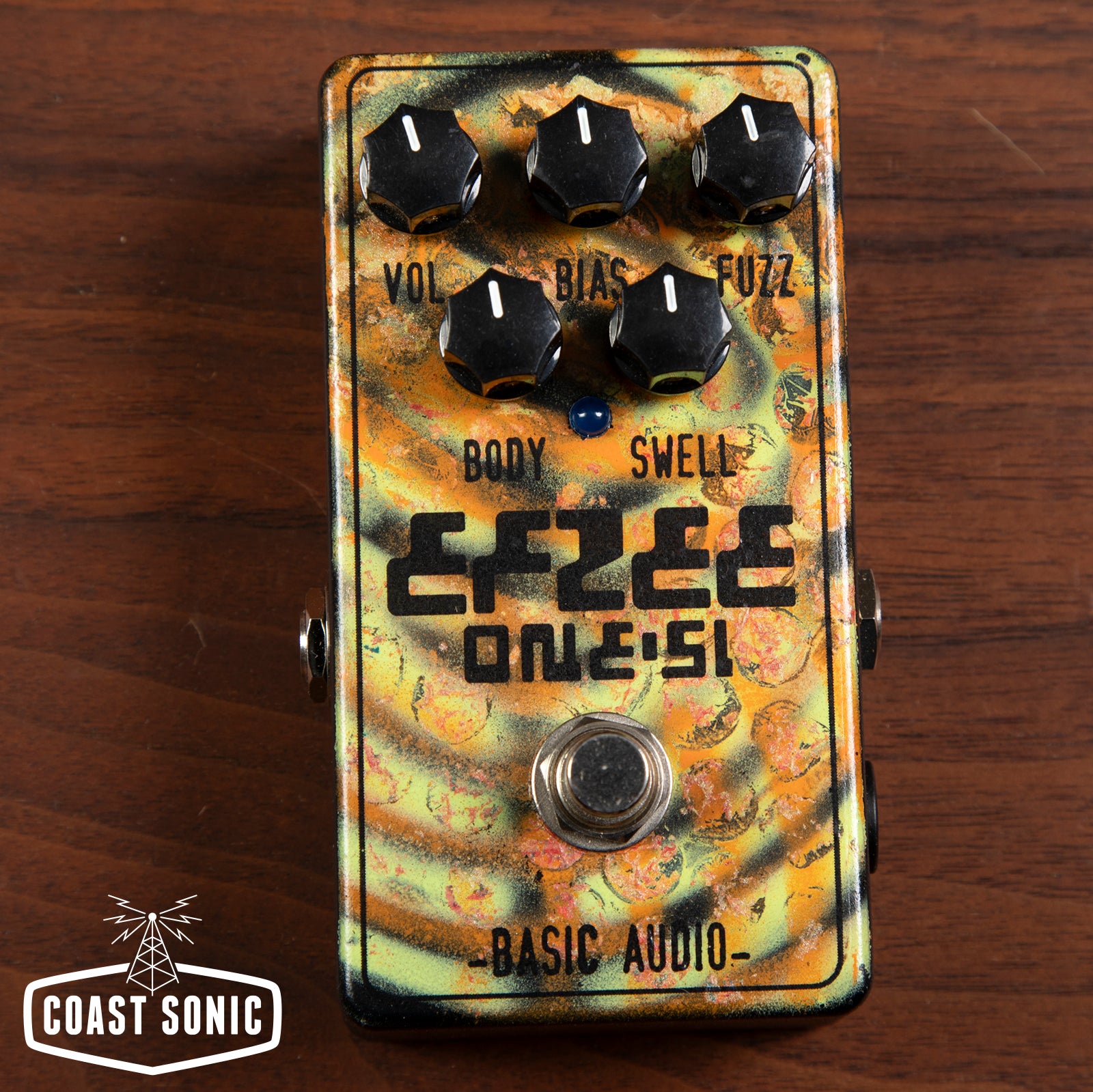 ORIGINAL FEE・PICASSO FEE/フィー quiet funk Custom 3 knob “Serenity Now” chorus pedal. A customer came