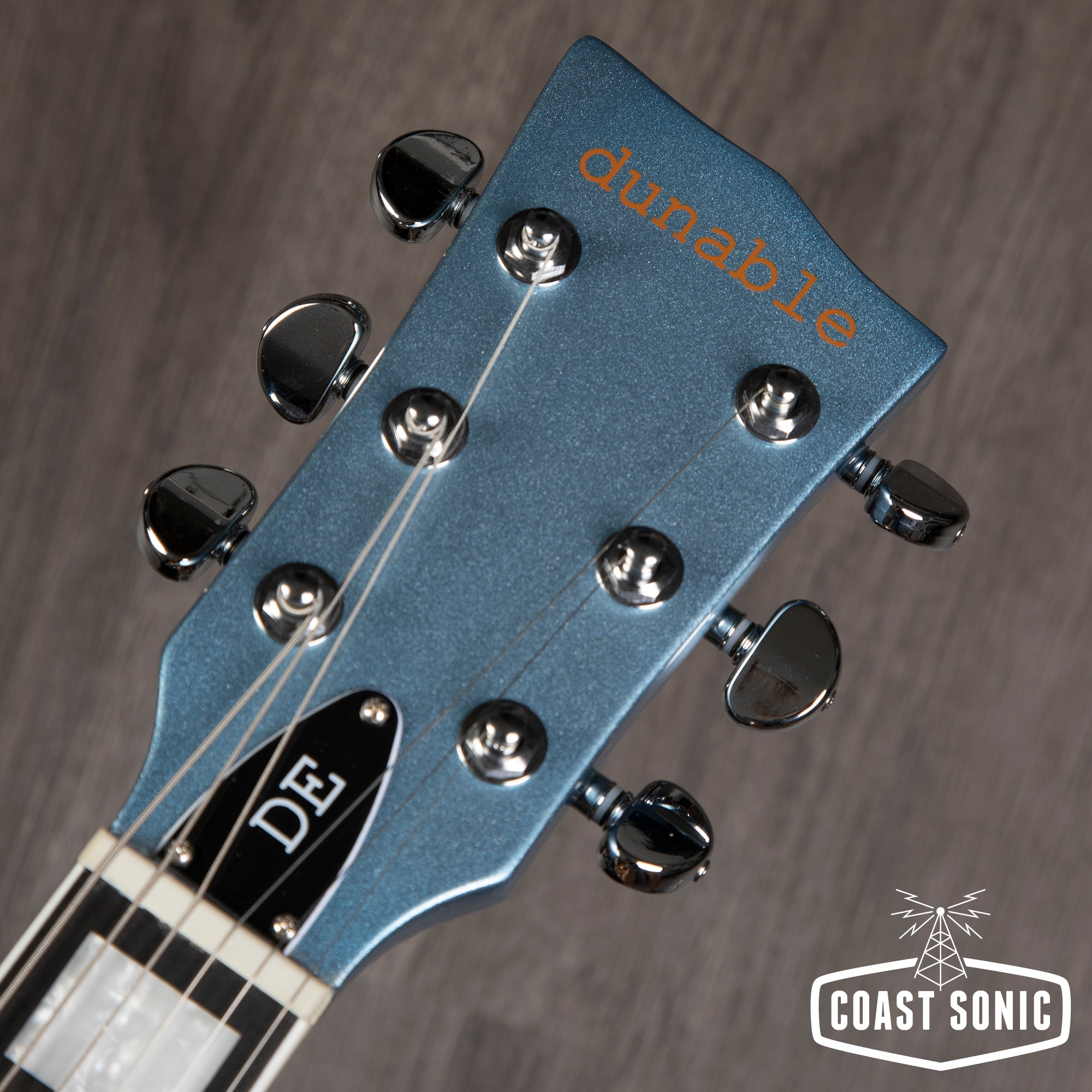 Dunable Guitars Gnarwhal DE - Pelham Blue