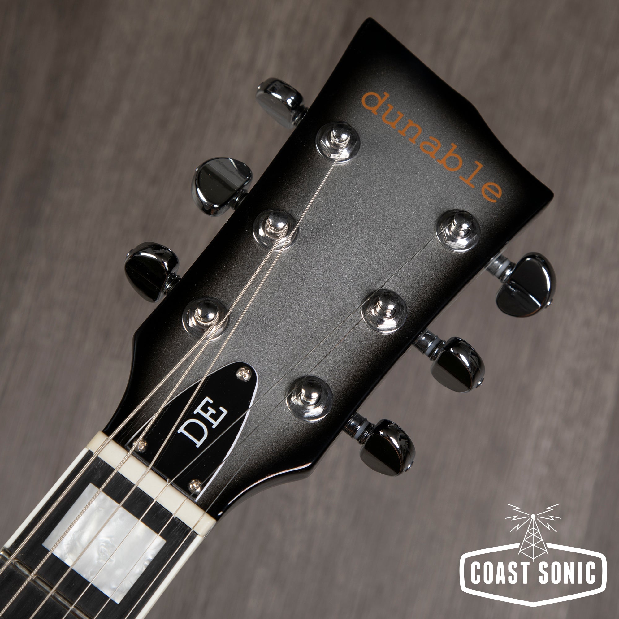 Dunable Guitars Gnarwhal DE - Silver Burst
