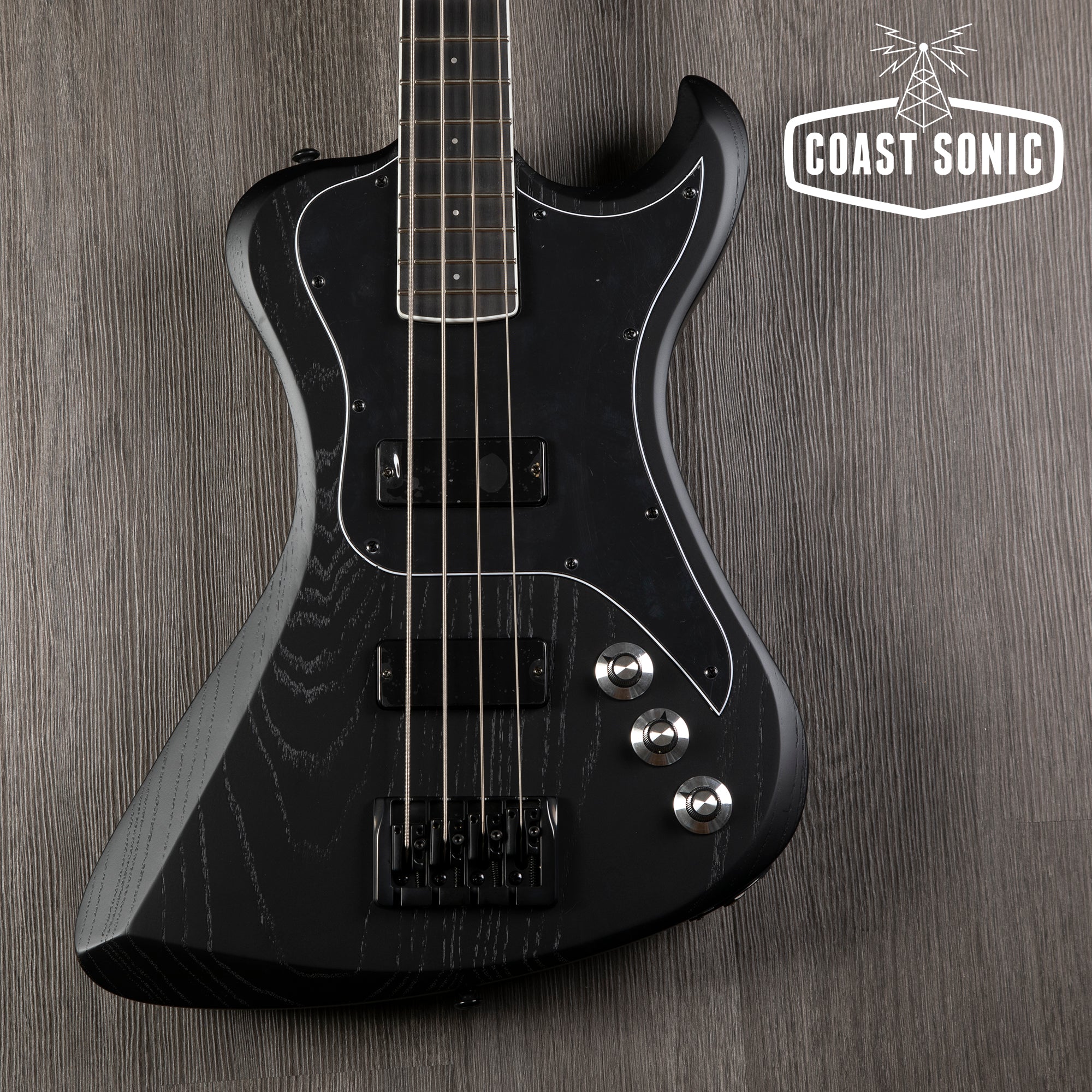Dunable Guitars R2 DE Bass - Limited edition blacked out Swamp Ash