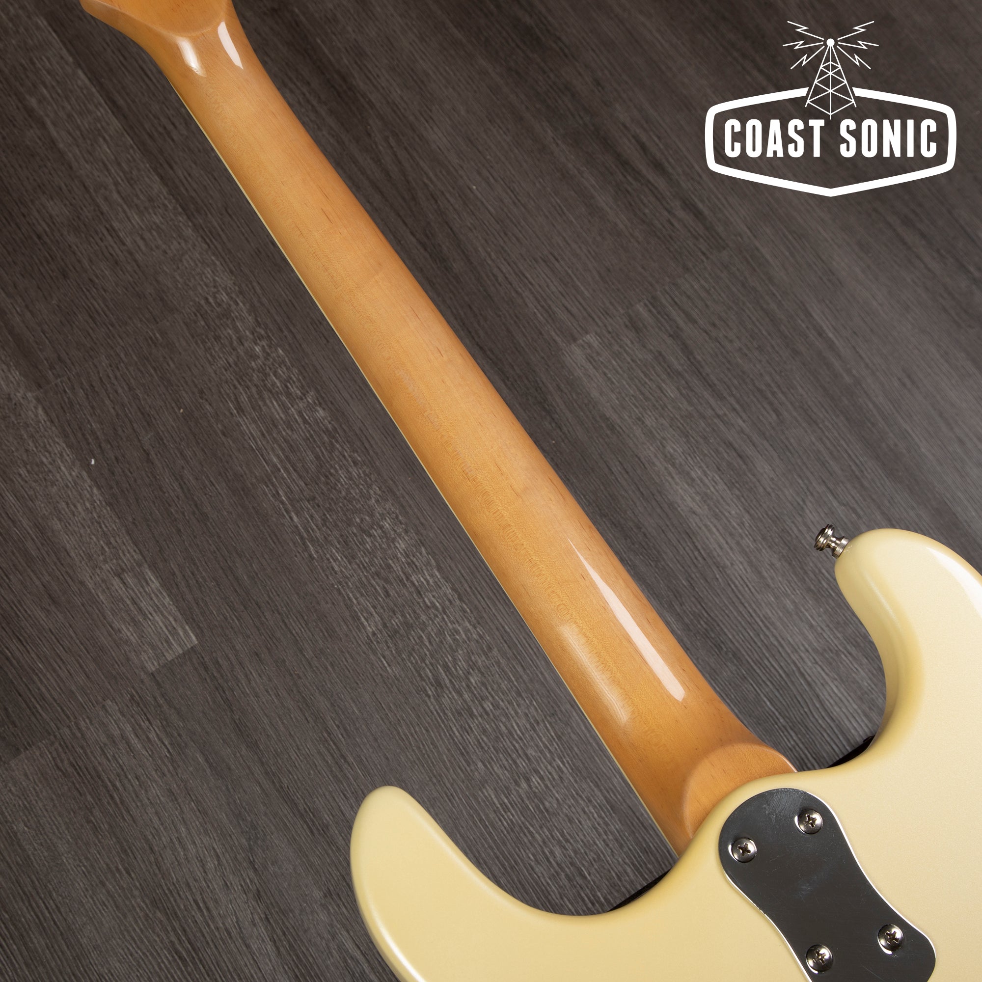 2000s Mosrite V-65 Ventures Model 1965 Reissue w/ Vibramute, original Tags & case, Filmore