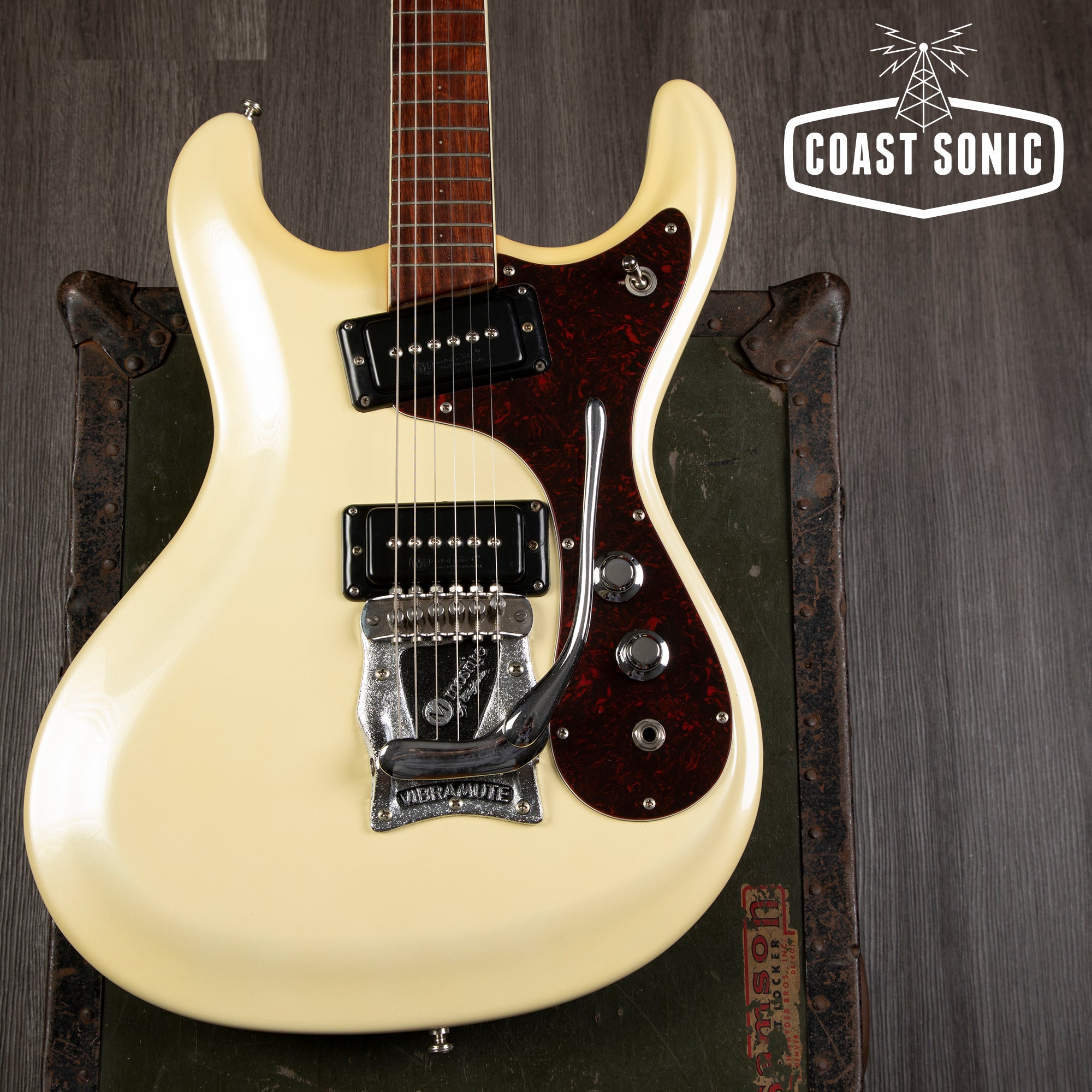 2000s Mosrite V-65 Ventures Model 1965 Reissue w/ Vibramute, original Tags & case, Filmore