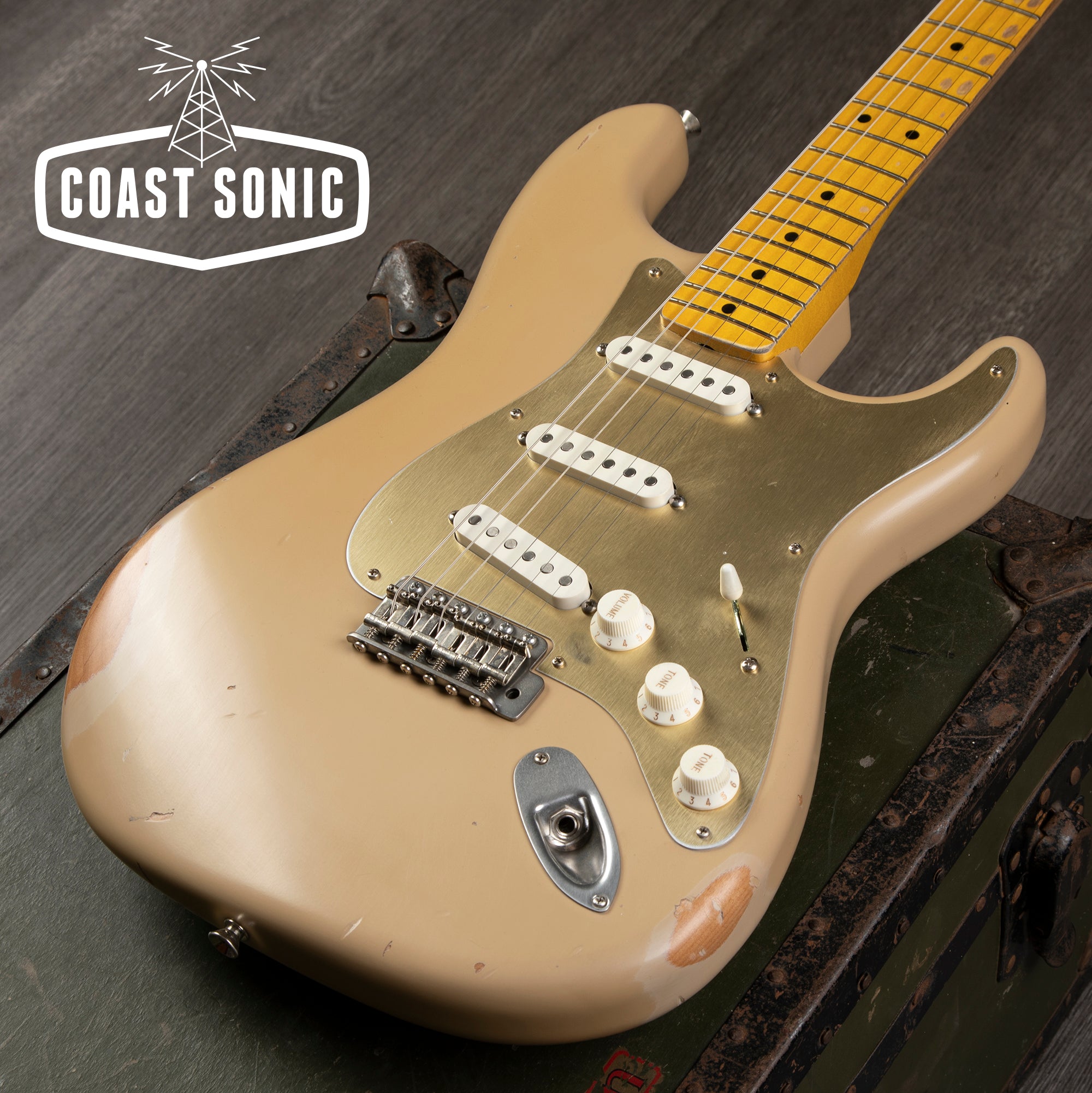 Nash Guitars S-57 desert sand