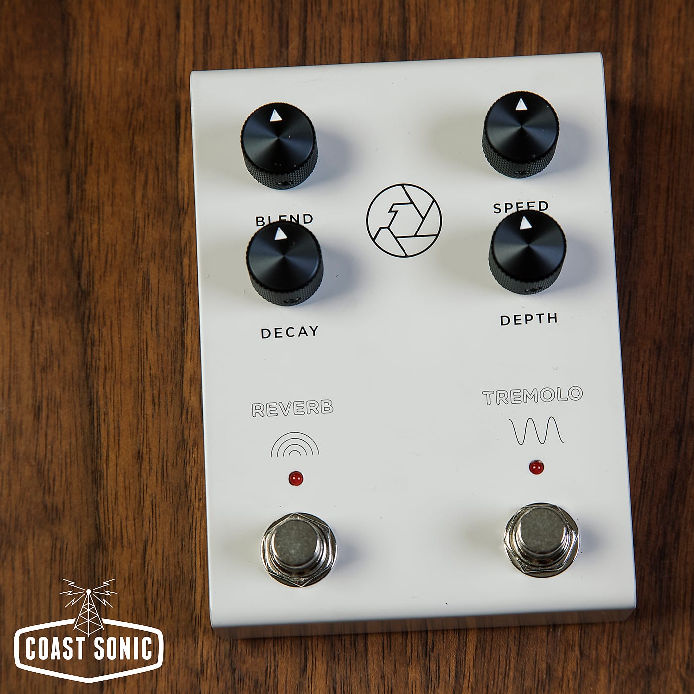 Milkman Sound F-Stop Reverb Tremolo (white)