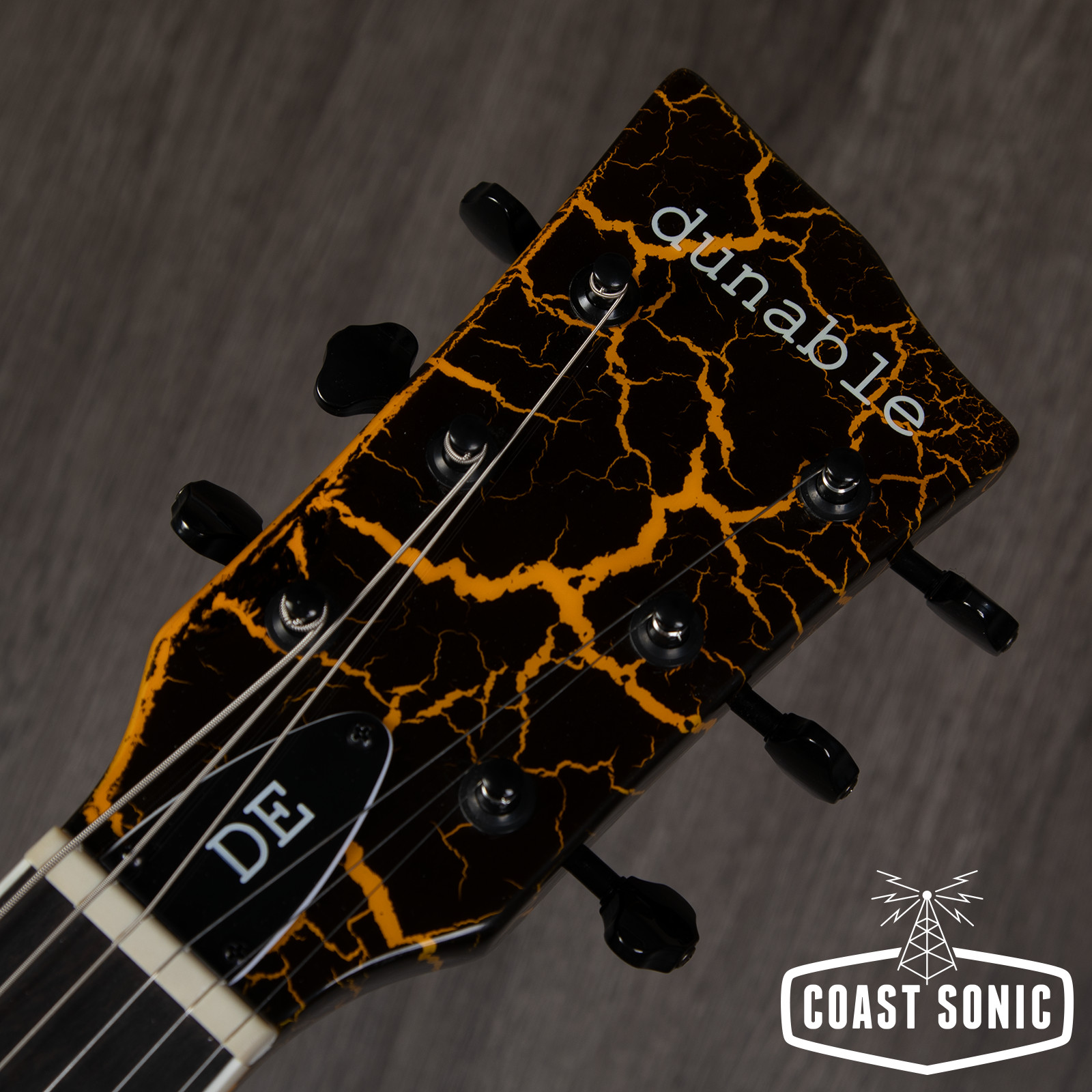Dunable Guitars R2 DE - Black Oxblood/Yellow Crackle Limited