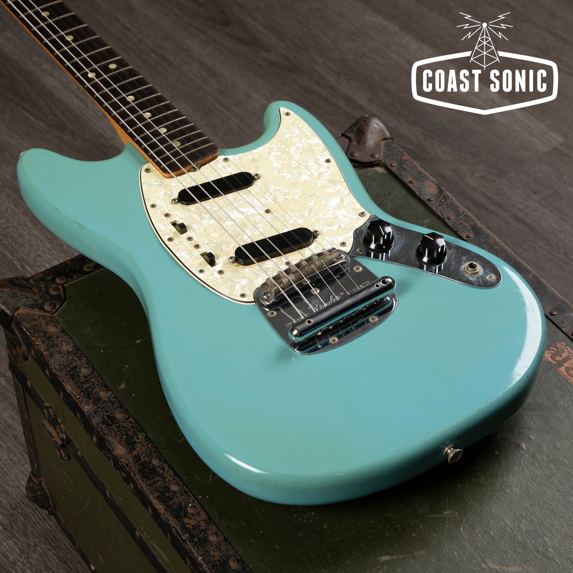 Vintage 1966 Fender Mustang Daphne Blue w/original case