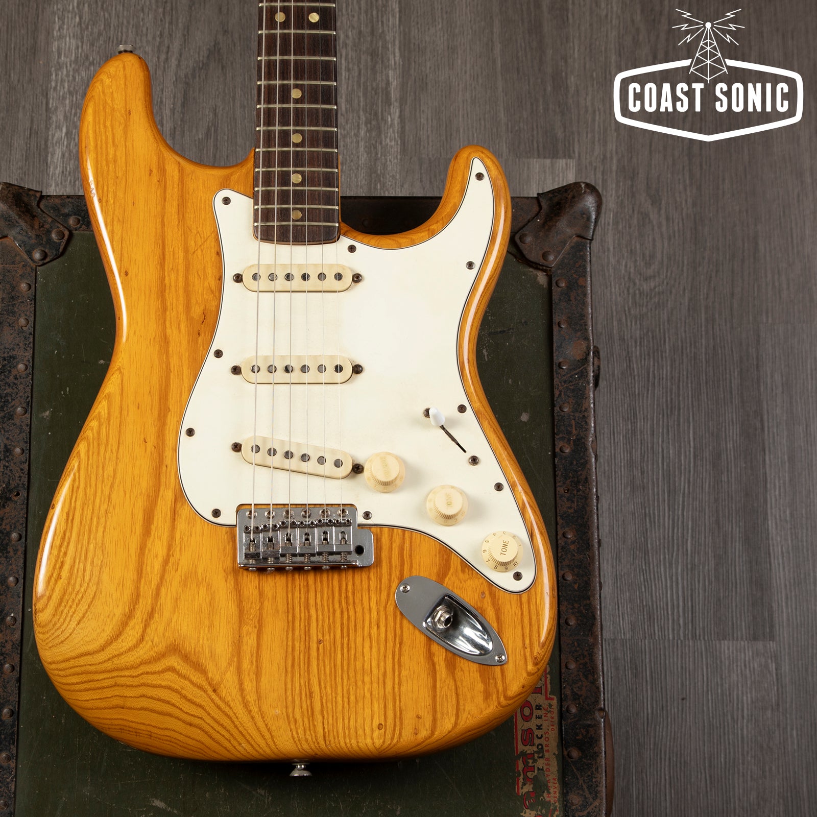 Vintage 1974 Fender Stratocaster with original case *rare rosewood fre