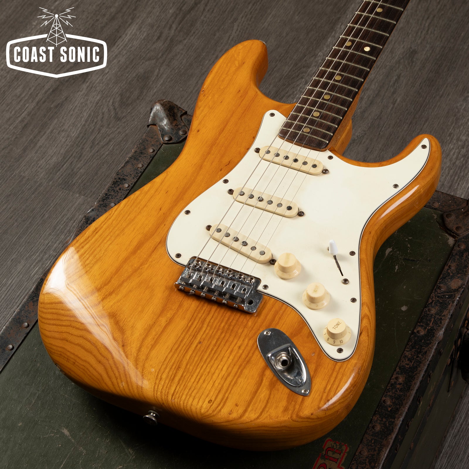 Vintage 1974 Fender Stratocaster with original case *rare rosewood fre