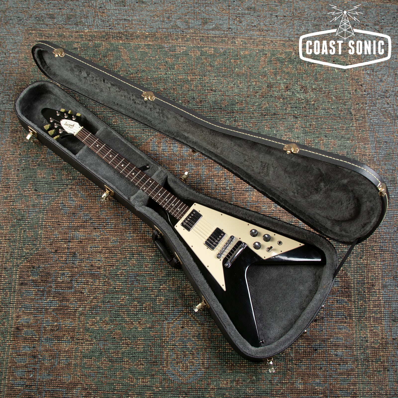 1989 Gibson Flying V '67 Reissue w/ non original case