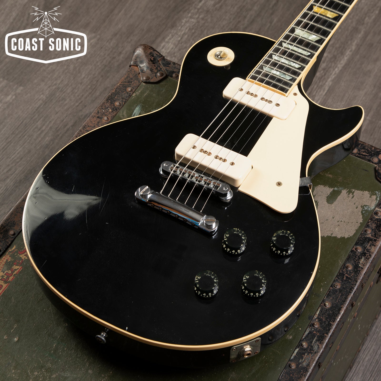 1977 Gibson Les Paul Deluxe Pro - Black