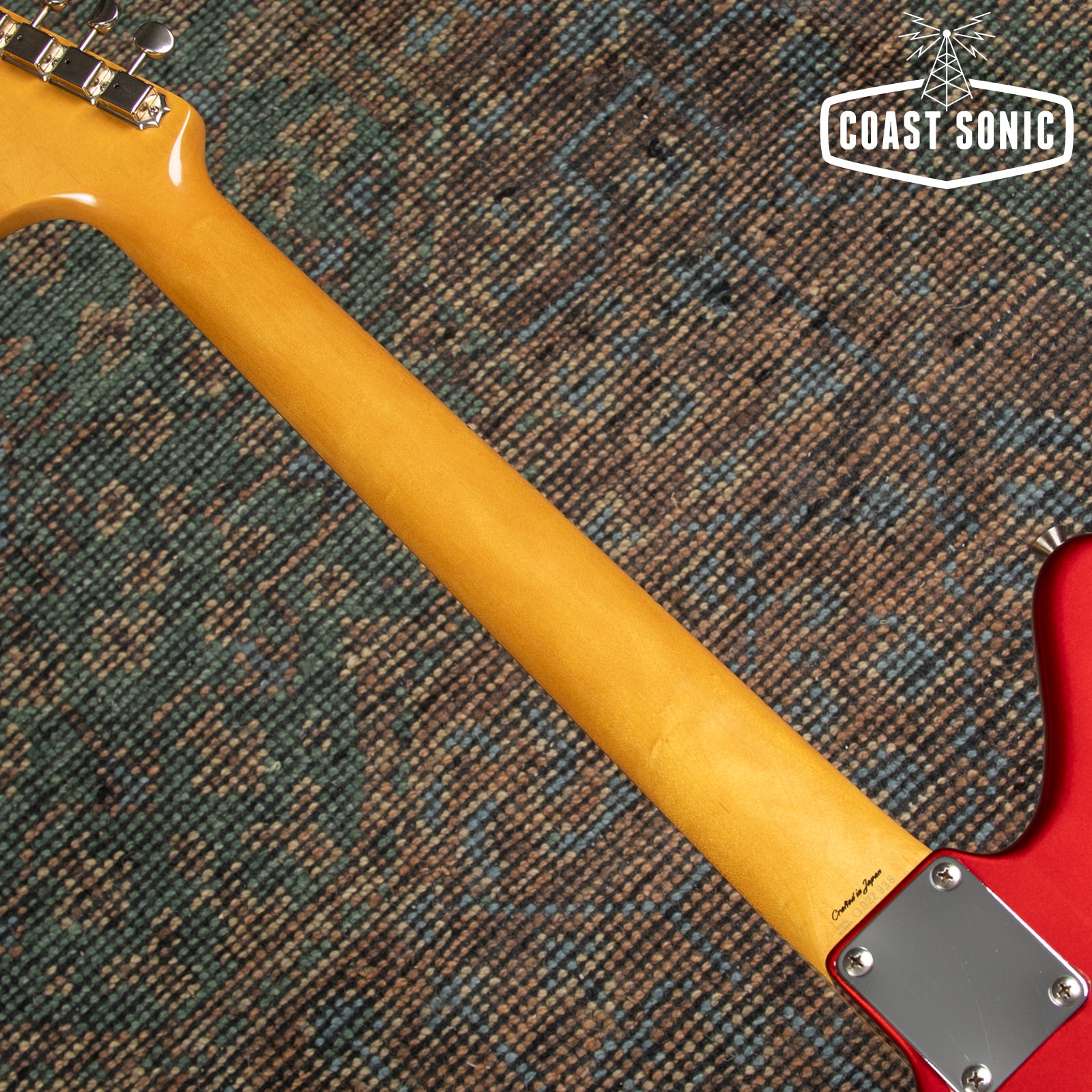 1998 Fender '62 Reissue Jaguar JG66-85MH Candy Apple Red w/ Matching H