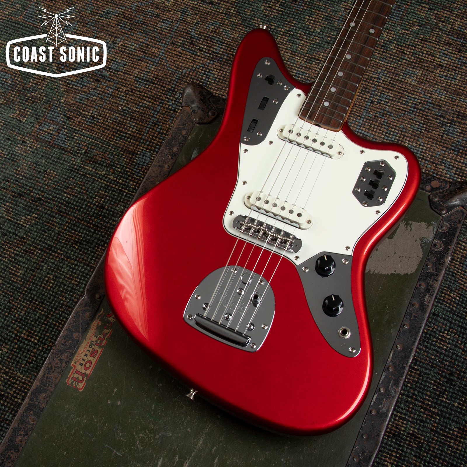 1998 Fender '62 Reissue Jaguar JG66-85MH Candy Apple Red w/ Matching H