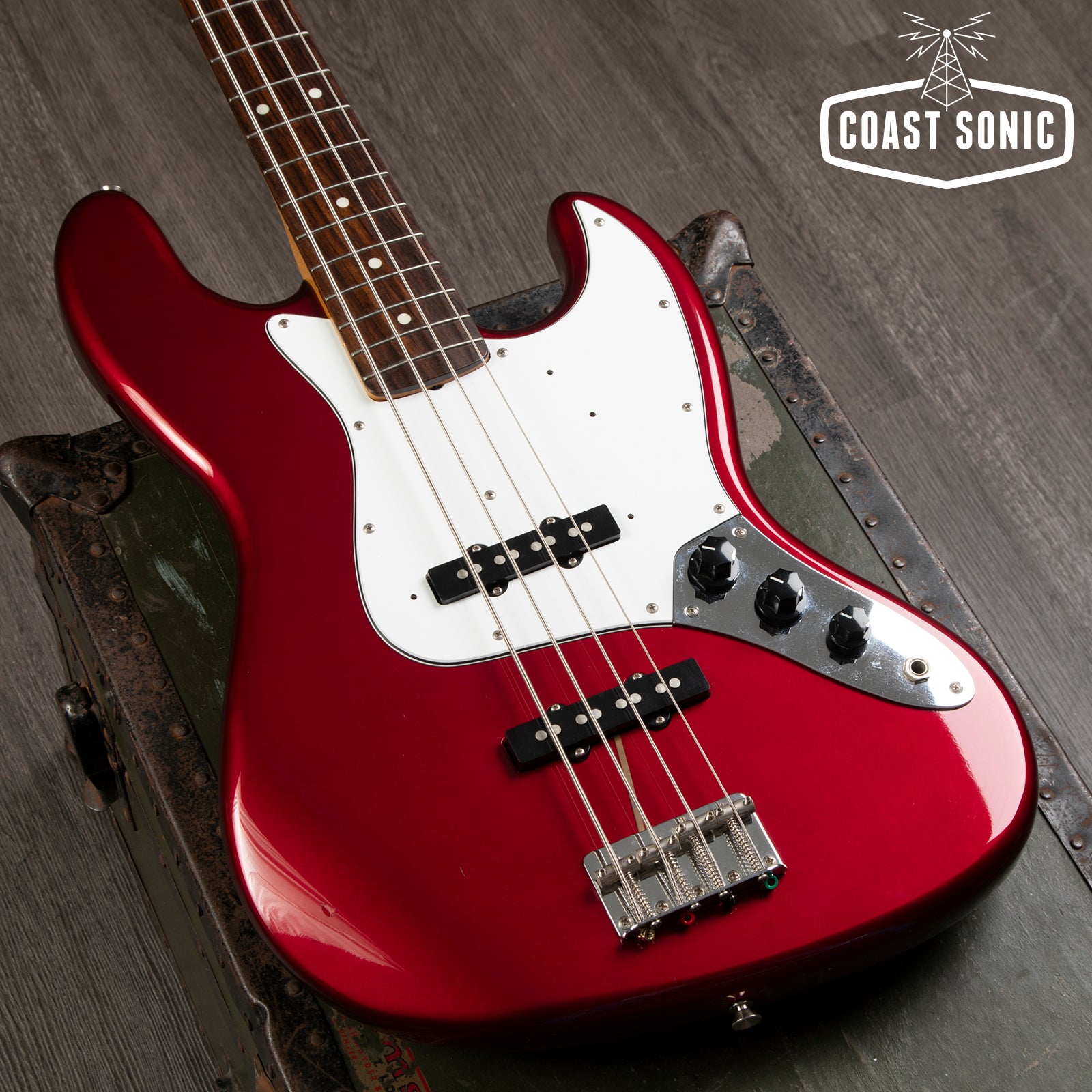 2002 Fender '62 Jazz Bass JB62-75US Crafted in Japan USA Pickups -  Candy Apple Red