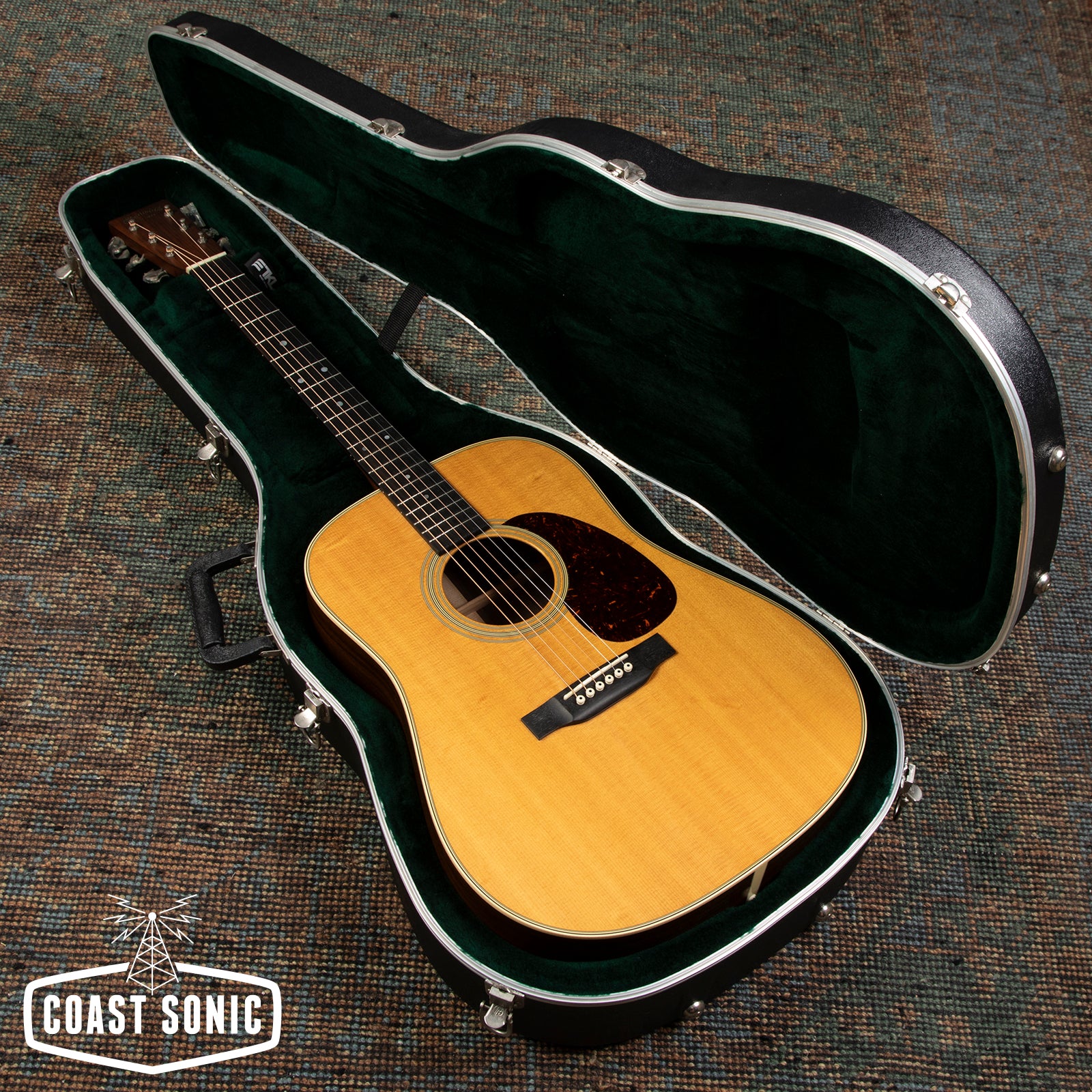 マーチン　D28 Martin D-28 Satin Acoustic Guitar | Martin Guitar