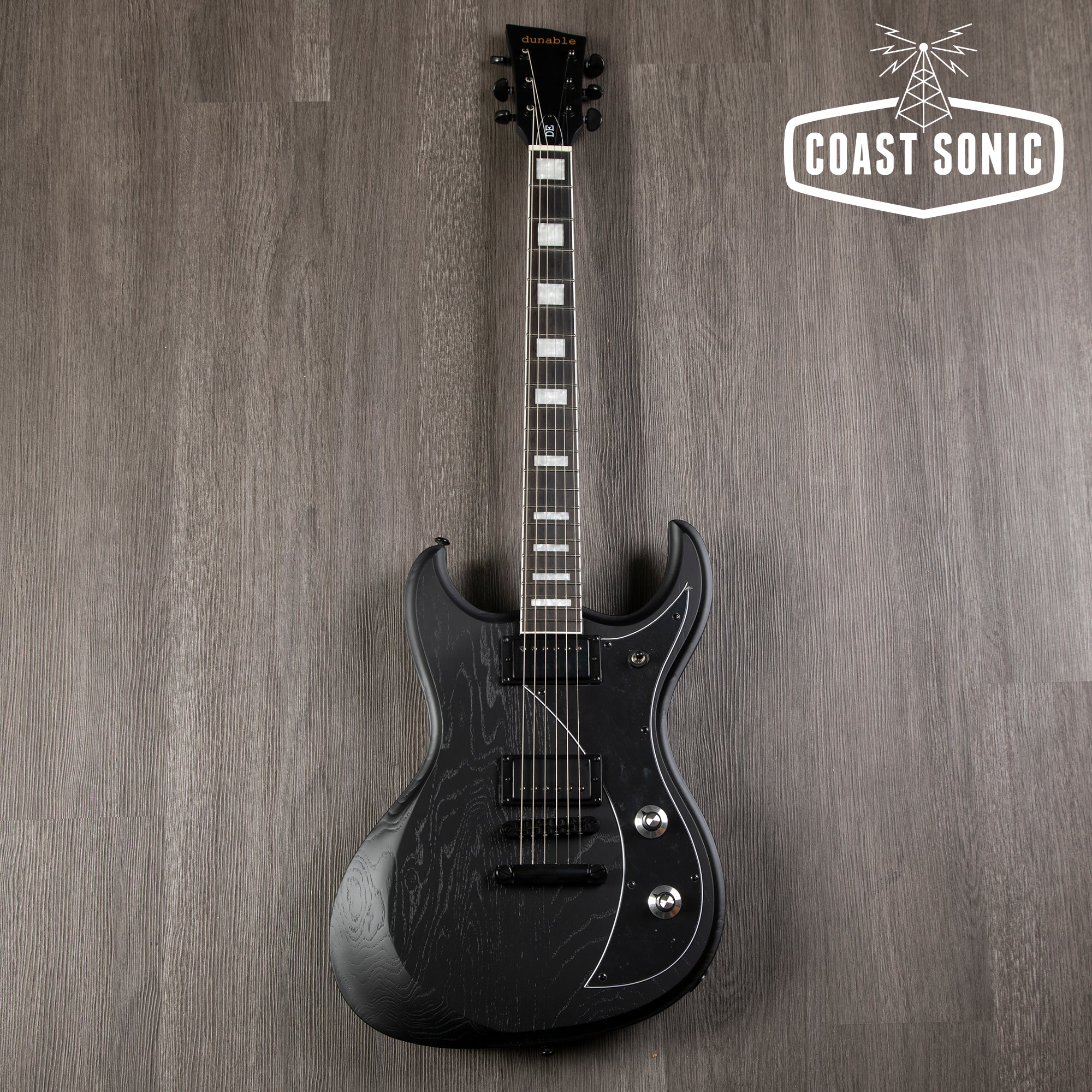Dunable Guitars Gnarwahl DE - Limited edition blacked out Swamp Ash