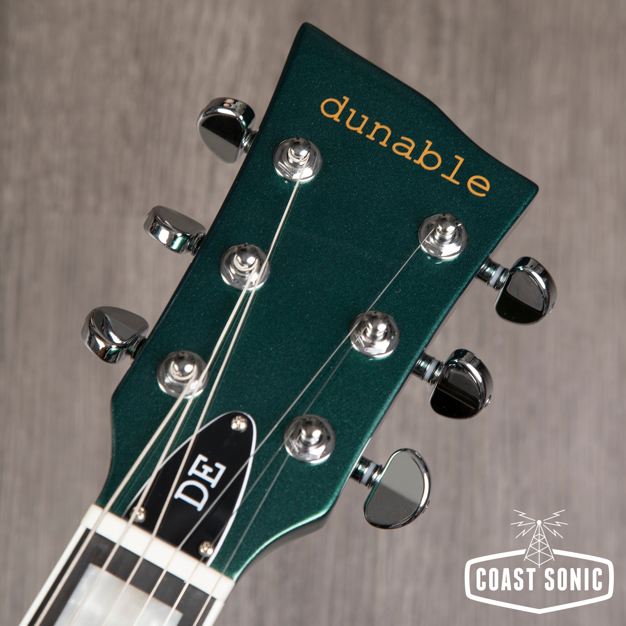 Dunable Guitars Gnarwhal DE - Green Sparkle