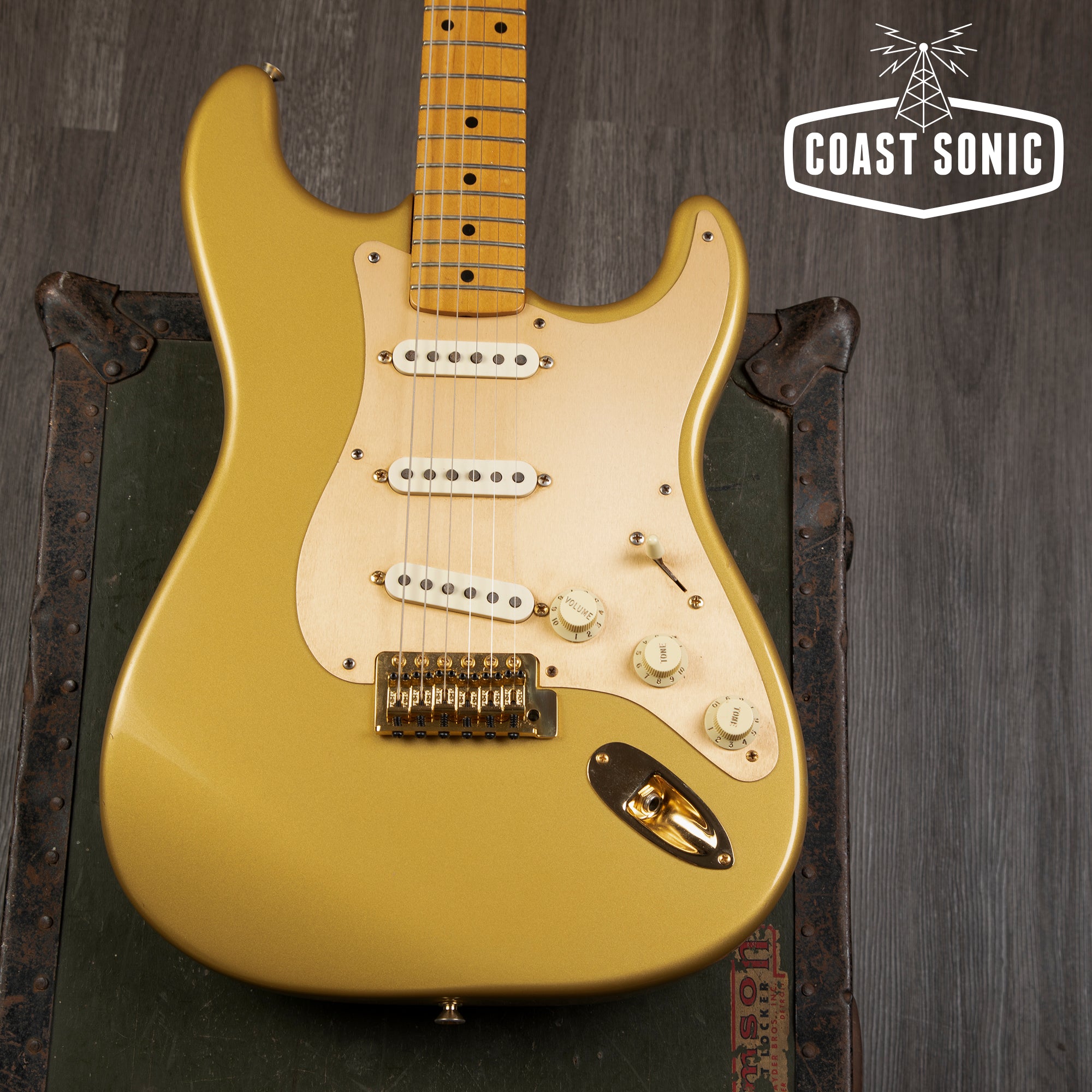 2004 Fender 50th Anniversary Classic 50's Stratocaster Aztec Gold