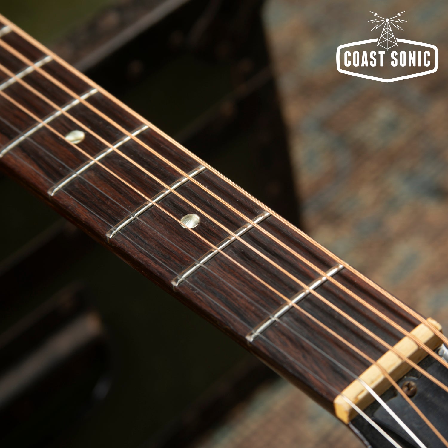 1967 Gibson LG-1 Acoustic Guitar with original Chipboard Alligator Cas