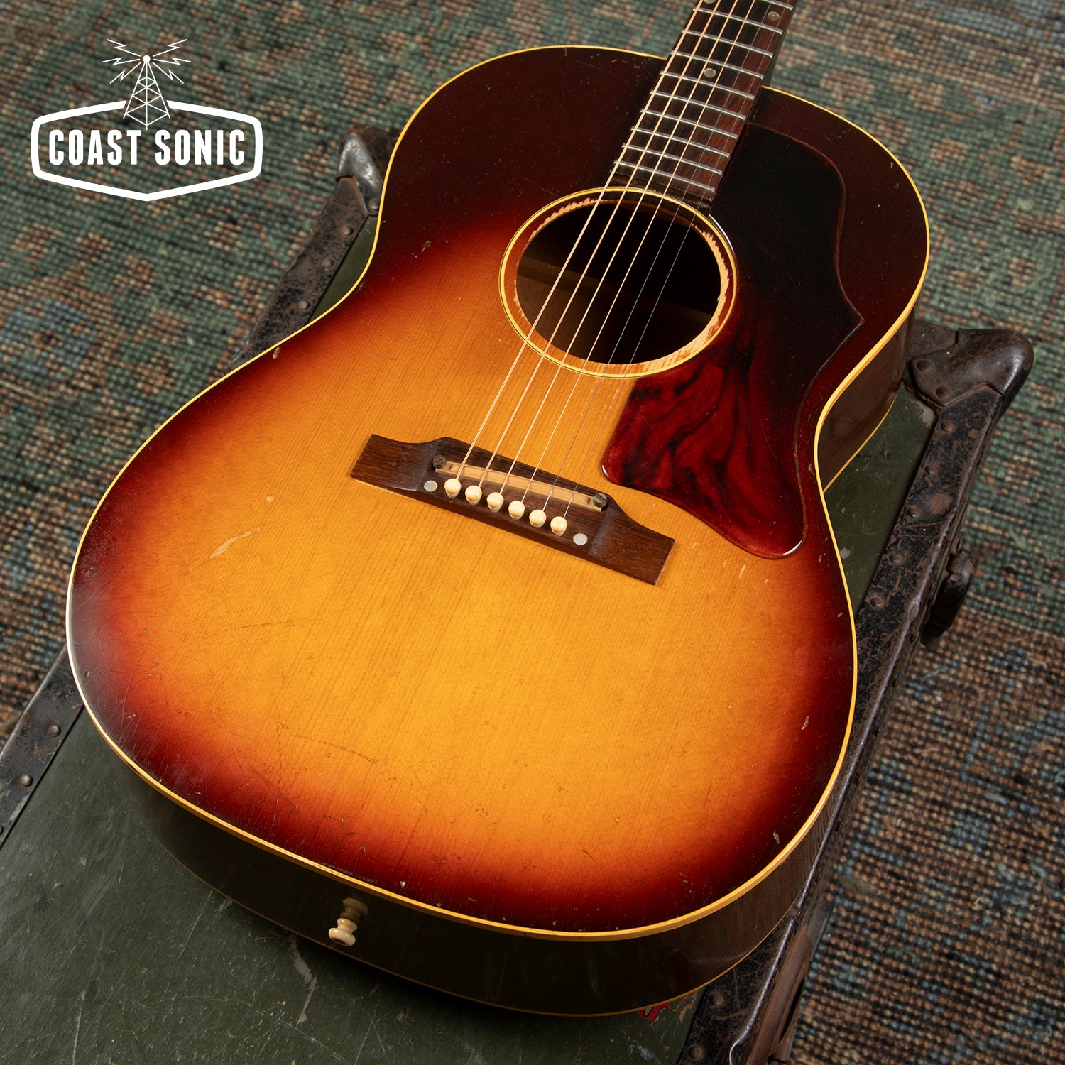 1967 Gibson LG-1 Acoustic Guitar with original Chipboard Alligator Cas