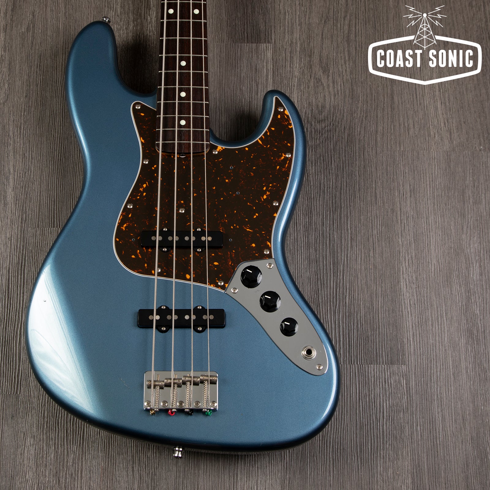 2023 Fender Traditional II 60's Jazz Bass Made in Japan - Lake Placid Blue