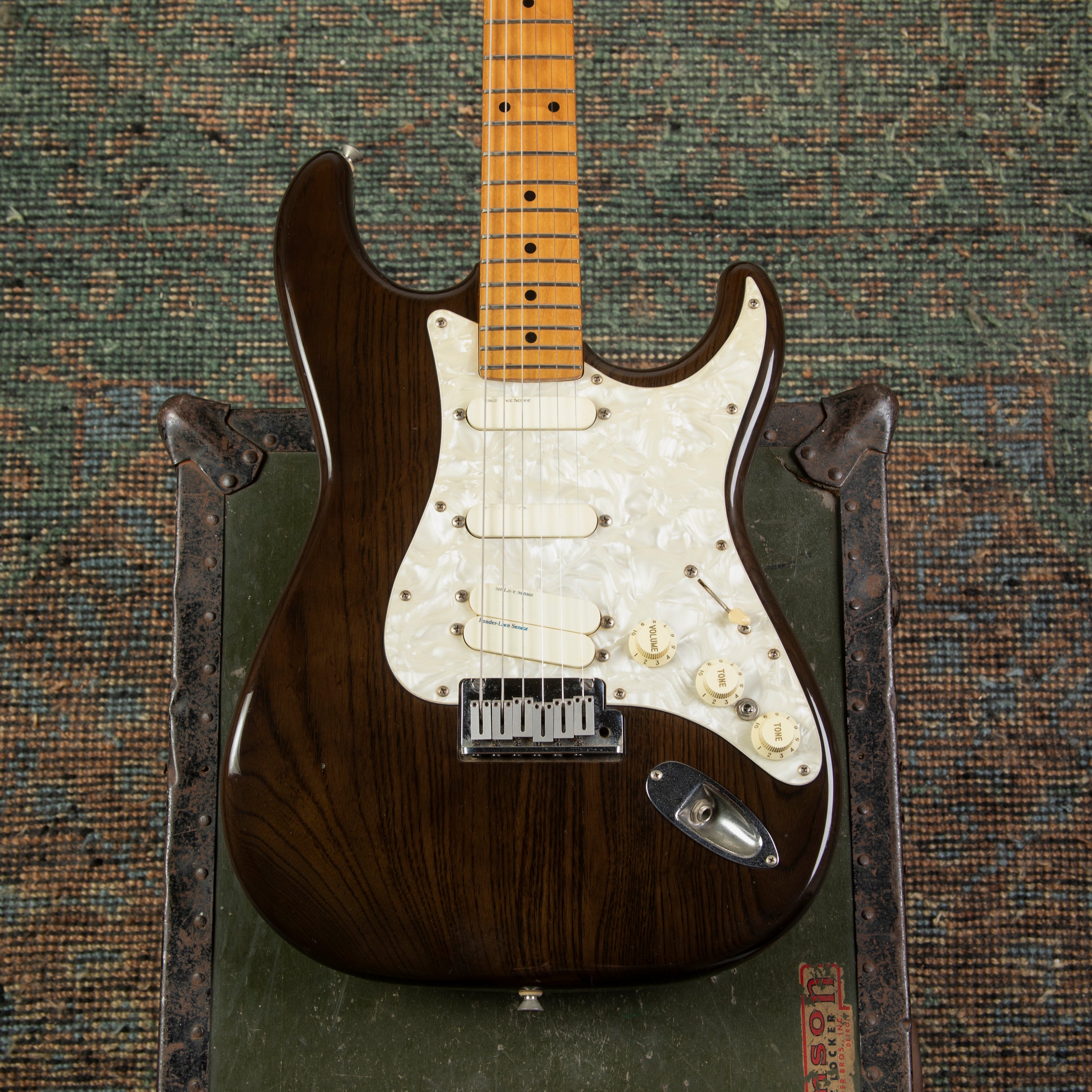 Fender Japan ストラトキャスター Q0シリアル HSH ブラウン Fender Japan ストラトキャスター Q0シリアル HSH ブラウン 【公式通販】