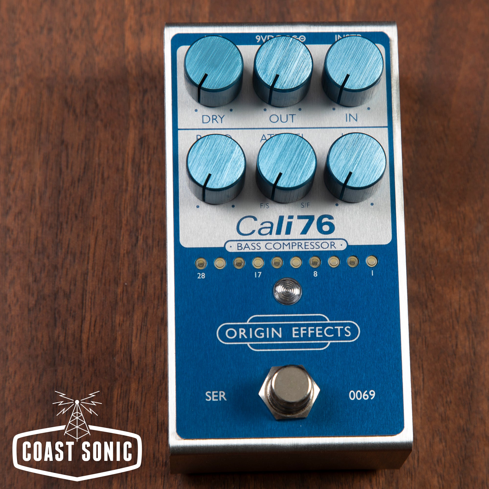 Origin Effects Cali76 Bass Compressor Super Vintage Blue