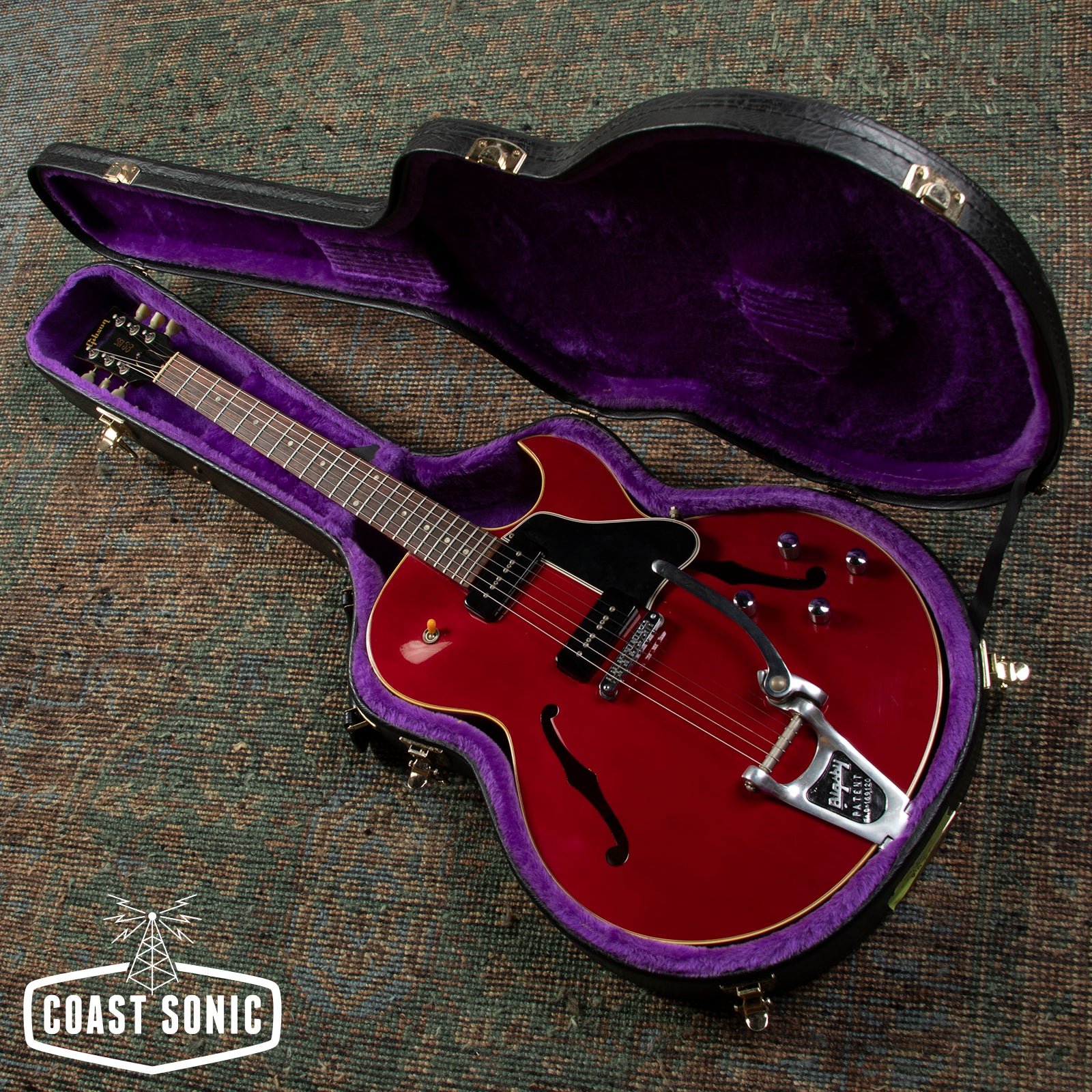 1992 Gibson ES-135 Semi-Hollow Body with added Bigsby, Hard Case