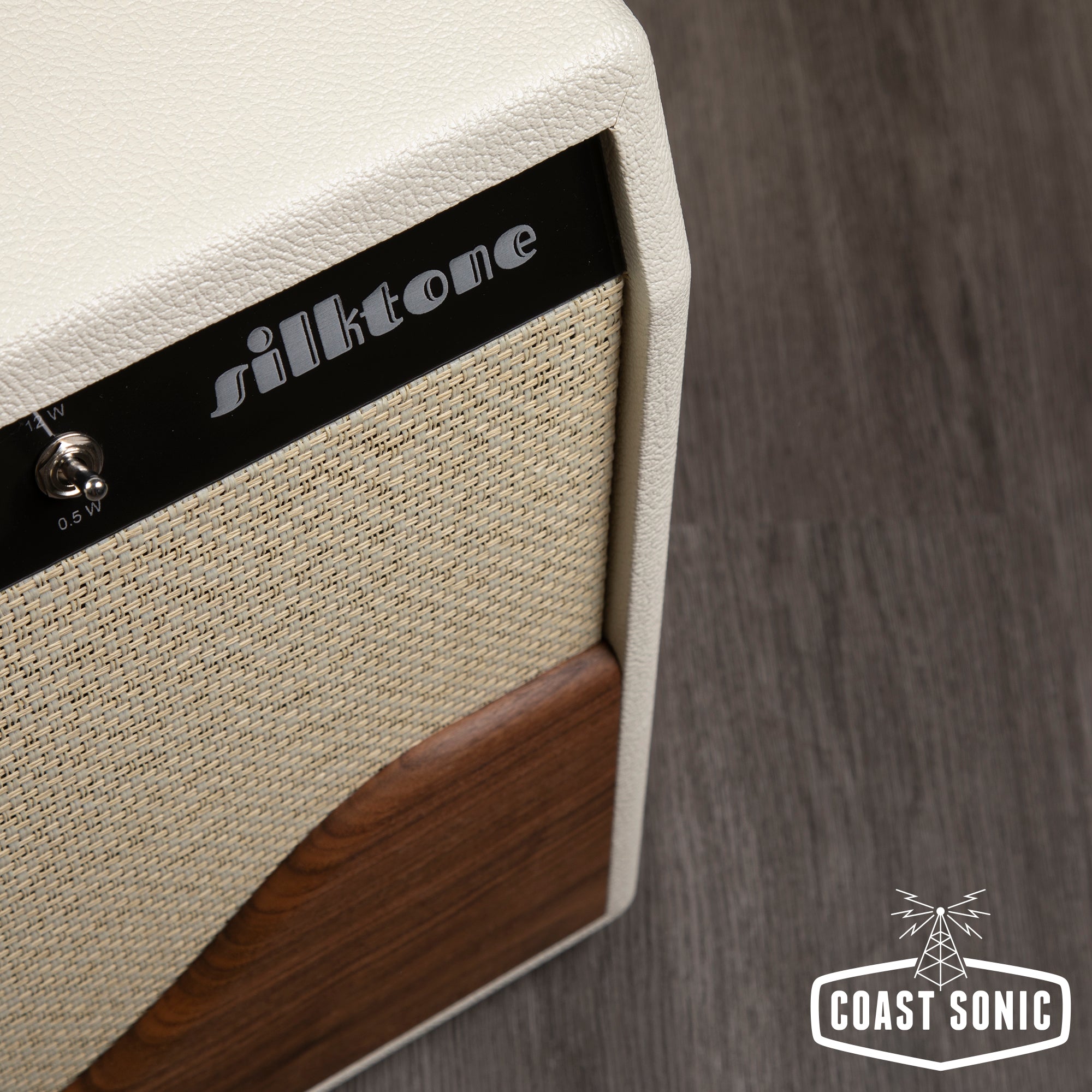 Silktone "The Silktone Amp" KT66 Hand wired Combo Amp Ivory Walnut