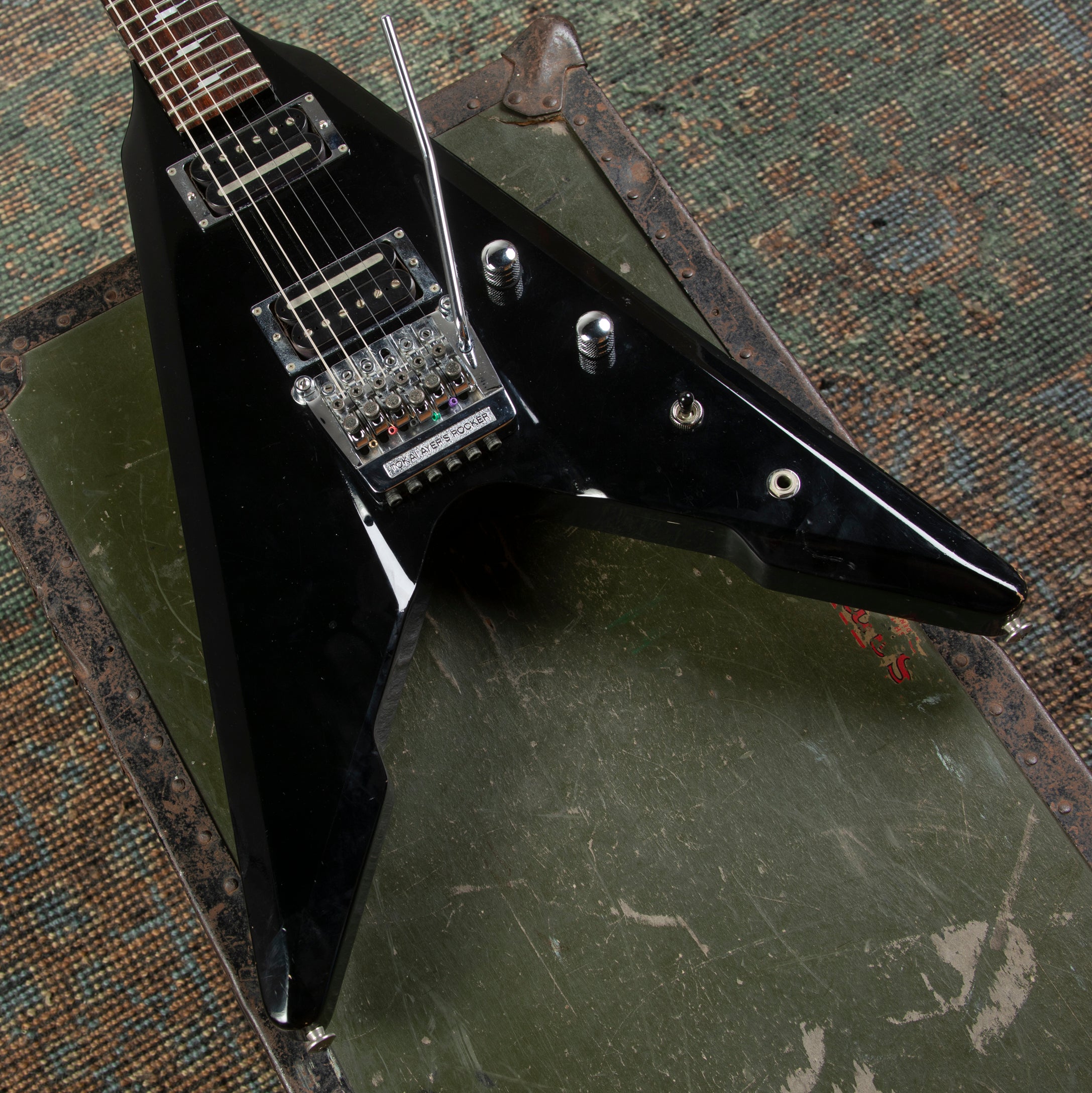 1982 Tokai FV-55 Super Edition Flying V Made in Japan Ayers Rocker tre