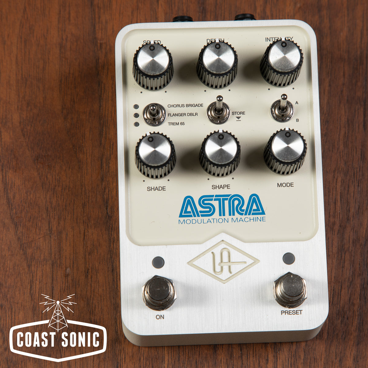 Universal Audio Astra Modulation Machine – Coast Sonic