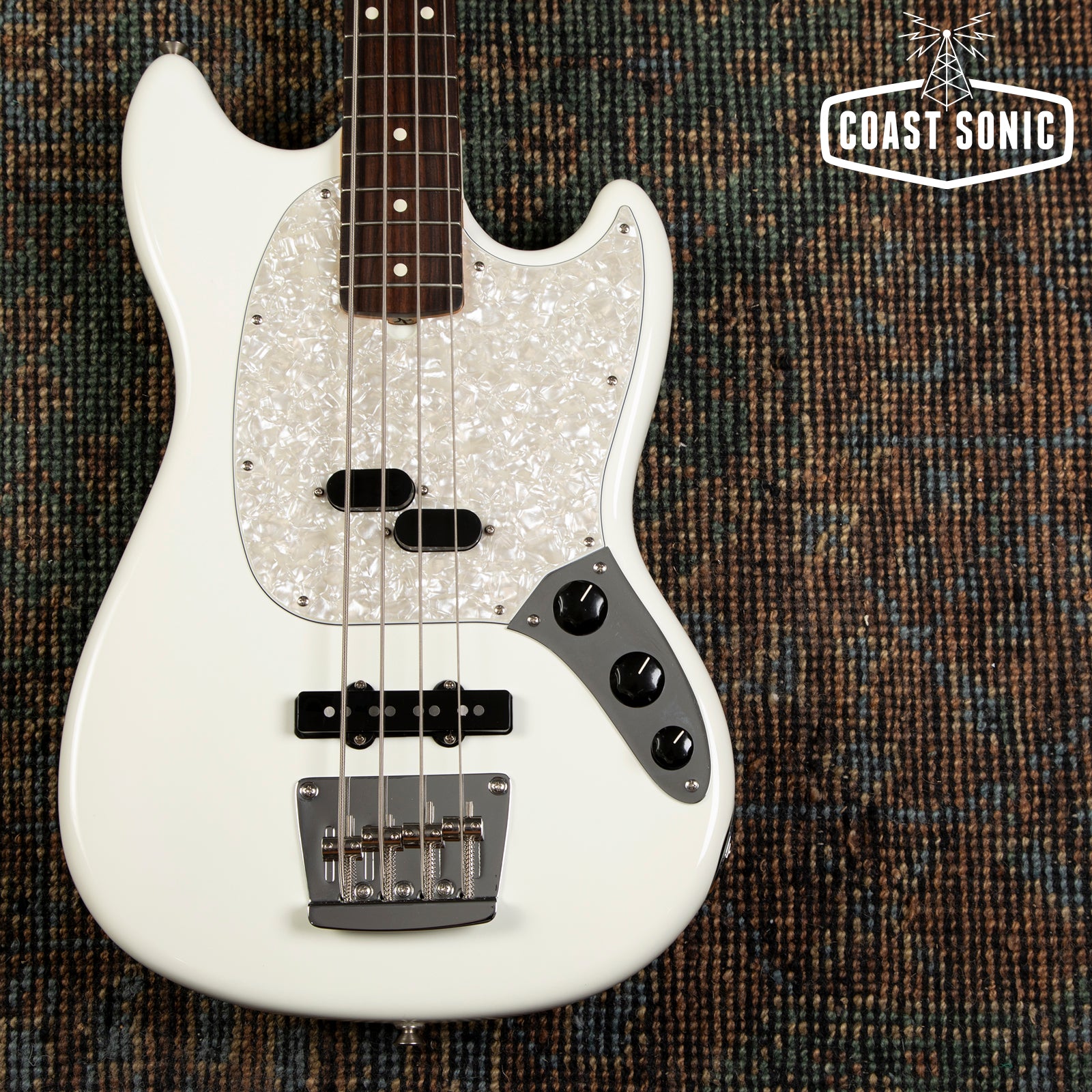 2022 Fender American Performer Mustang Bass - Arctic White